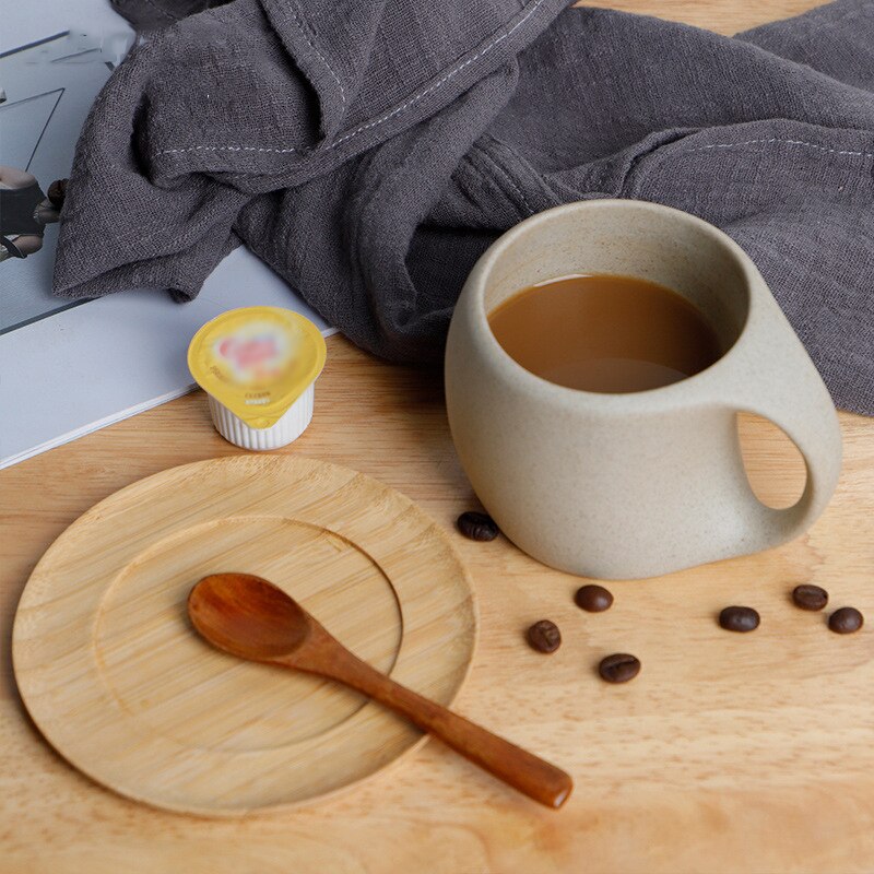 Paxley in Japanese style with wooden saucer